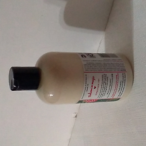 Find your happy place Home For The Holidays Nutmeg & Sweet Cream 10fl oz - Picture 4 of 7